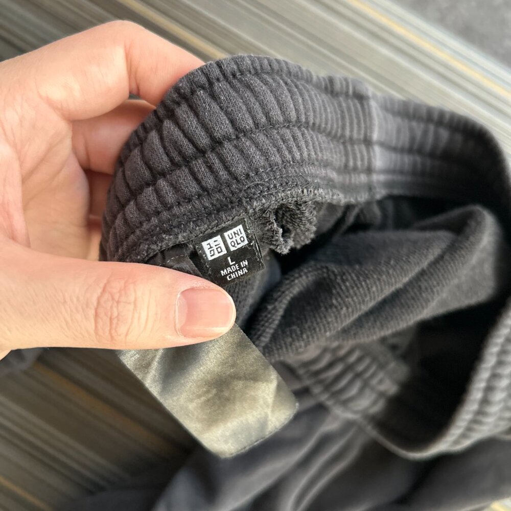 Uniqlo Grey sweatpants - Picture 6 of 6